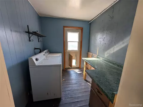 10611 W Saint Charles Rd, Sumner, MI 48889 photo 4