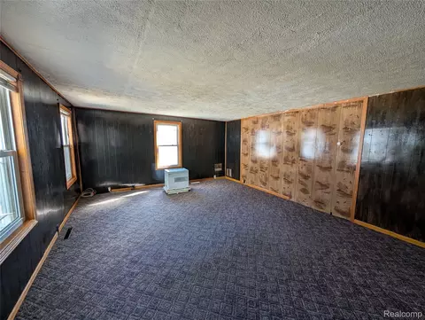 10611 W Saint Charles Rd, Sumner, MI 48889 photo 7