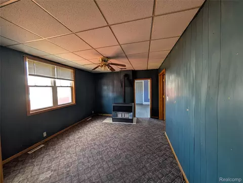 10611 W Saint Charles Rd, Sumner, MI 48889 photo 5