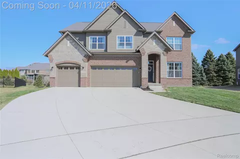 13101 Valencia Dr, Shelby Township, MI 48315