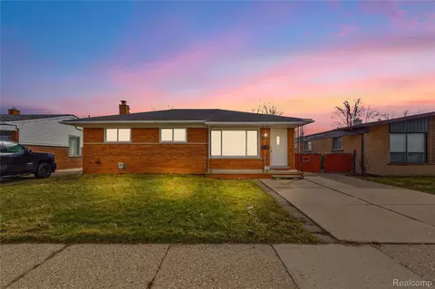 1575 W 13 Mile Rd, Madison Heights, MI 48071