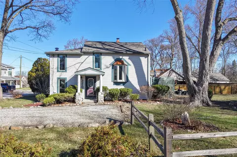 3210 Sell St, Commerce, MI 48390