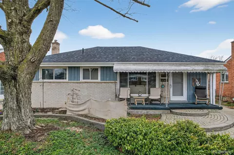 33604 Alvin St, Garden City, MI 48135