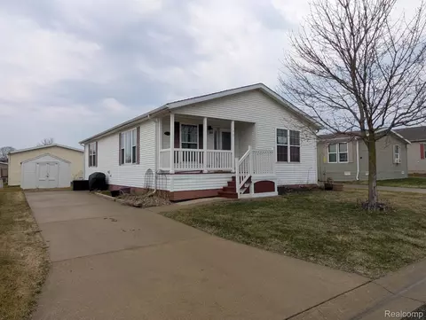 11224 Nearbrook Ct, Green Oak, MI 48178