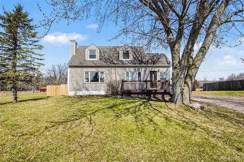 4382 Lahring Rd, Fenton, MI 48451