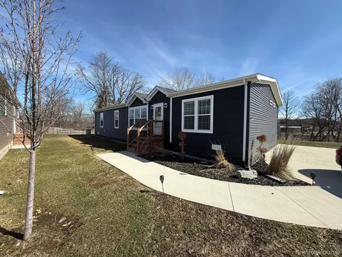 6450 Prince Blvd, Tyrone, MI 48430
