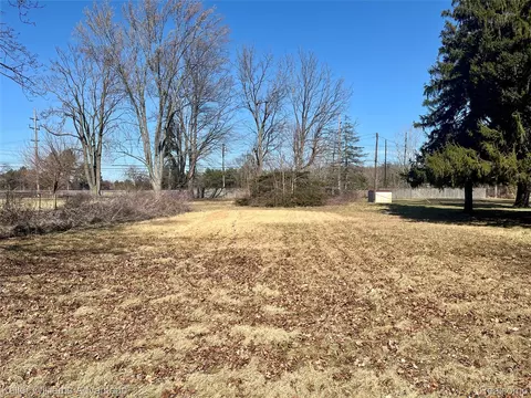 45134 Jeannette, Van Buren, MI 48111