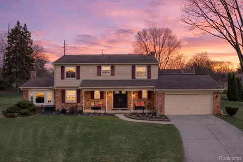 41862 Baintree Cir, Northville, MI 48168