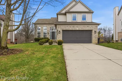4312 Clear Creek Ct, Oakland, MI 48306