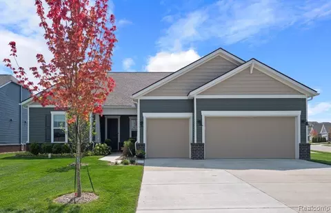 4056 Bay Ter, Milford, MI 48381