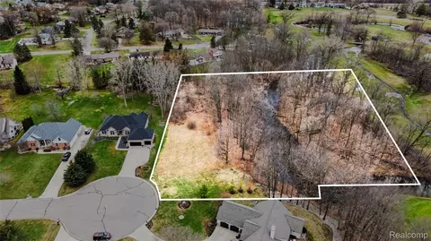9519 Country Club Ln, Davison, MI 48423