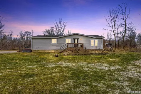 8311 State Rd, Shiawassee, MI 48414