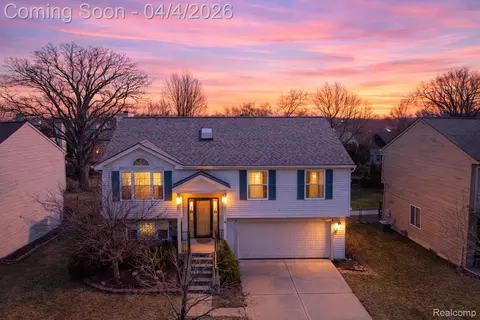7087 Hogan Dr, Ypsilanti, MI 48197
