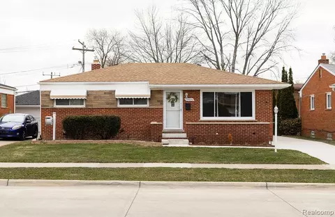 24636 Almond Ave, Eastpointe, MI 48021