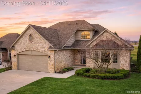 20622 Golf Ridge Cir, Livonia, MI 48152