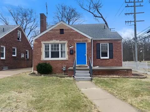 18904 Mallina St, Grosse Pointe, MI 48236