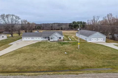 9110 Baldwin Rd, Gaines, MI 48436