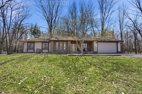 40055 Koppernick Rd, Canton, MI 48187