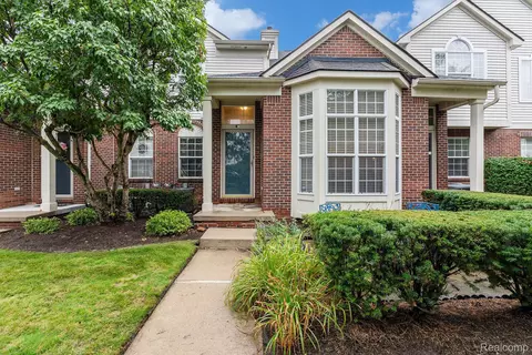 17102 Caitlin Cir, Walled Lake, MI 48390