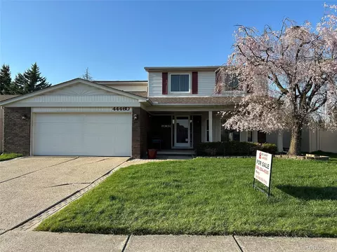 44460 Manitou Dr, Clinton Township, MI 48038