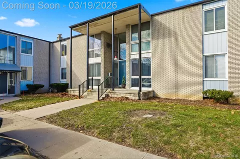 4030 W 13 Mile Rd #J2, Royal Oak, MI 48073