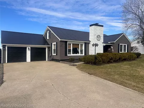 3034 W Oregon Rd, Oregon, MI 48446