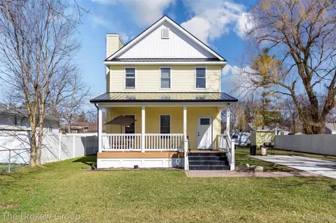 538 S Elm St, Lapeer, MI 48446