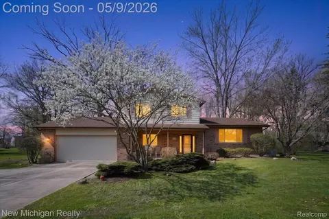 4291 Hallmark Ct, Flint, MI 48532
