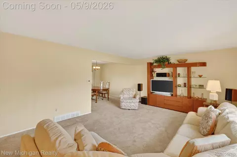 Living - 4291 Hallmark Ct, Flint, MI 48532 photo 2 of 5
