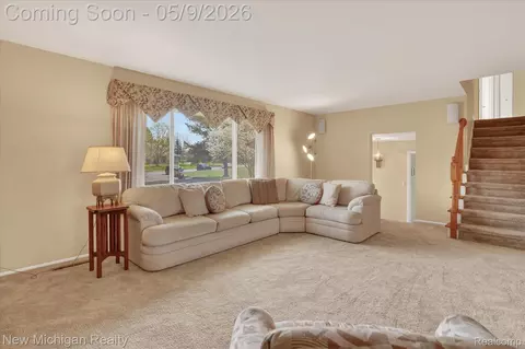Living - 4291 Hallmark Ct, Flint, MI 48532 photo 3 of 5