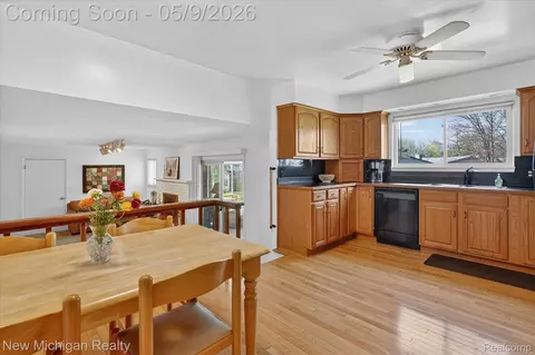 Kitchen - 4291 Hallmark Ct, Flint, MI 48532 photo 5 of 5