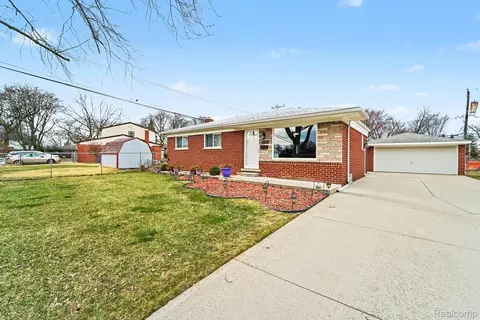 5135 Sudbury Dr, Warren, MI 48092