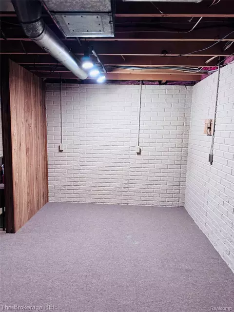 Other - 588 Oakbrook Cir, Flushing, MI 48433 photo 5 of 6