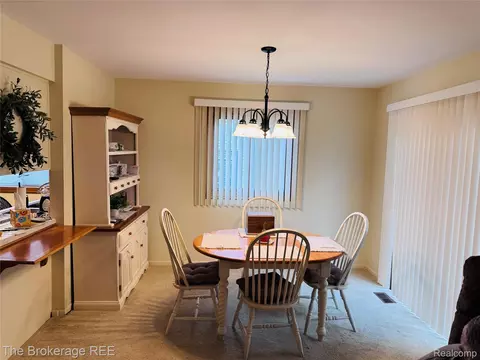 Dining - 588 Oakbrook Cir, Flushing, MI 48433 photo 1 of 1