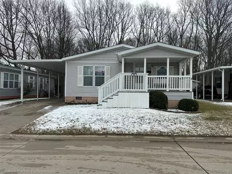 94 Twin Oaks Dr, Mayfield, MI 48446
