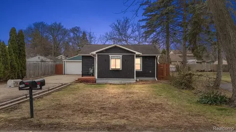7243 Garvin, Waterford, MI 48329