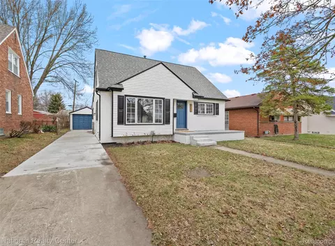 822 Phillips Ave, Clawson, MI 48017
