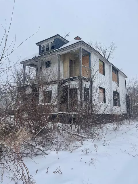 4160 Crane St, Detroit, MI 48214