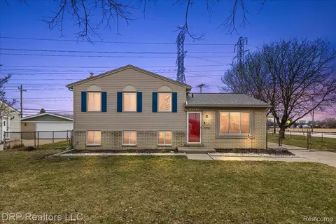 44012 Carrnation Dr, Sterling Heights, MI 48313