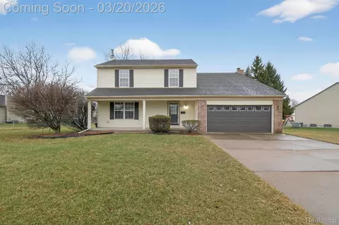 38733 Covington Dr, Wayne, MI 48184