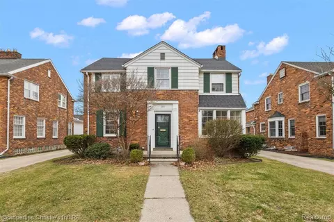 285 Mcmillan Rd, Grosse Pointe Farms, MI 48236