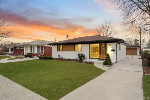 23118 Recreation St, Saint Clair Shores, MI 48082