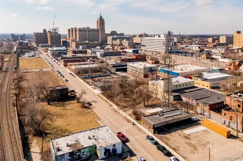 277 E Baltimore St, Detroit, MI 48202