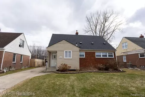 20220 Lancaster St, Harper Woods, MI 48225