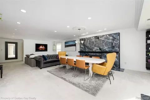 19710 W Thirteen Mile Rd #102, Beverly Hills, MI 48025