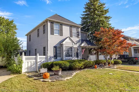 250 Chestnut St, Wyandotte, MI 48192