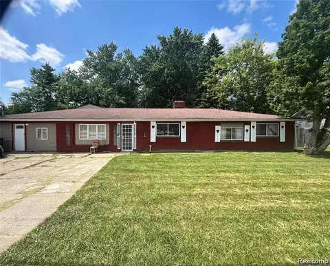3322 Fenton Rd, Flint, MI 48507