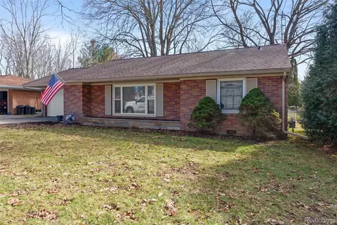 8150 Davison Rd, Davison, MI 48423