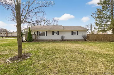 3315 Warringham Ave, Waterford, MI 48329