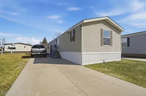 15317 Cartier Dr, Clinton Township, MI 48038
